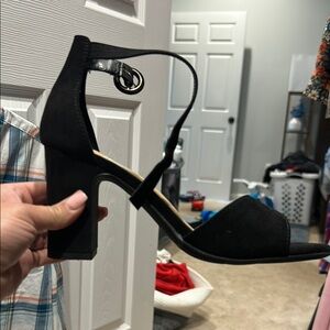 LC Lauren Conrad Black Heels Elegant Design